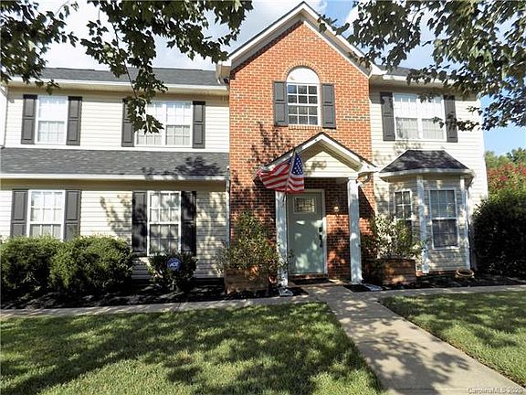 3rd image of 3904 Eastridge Ct