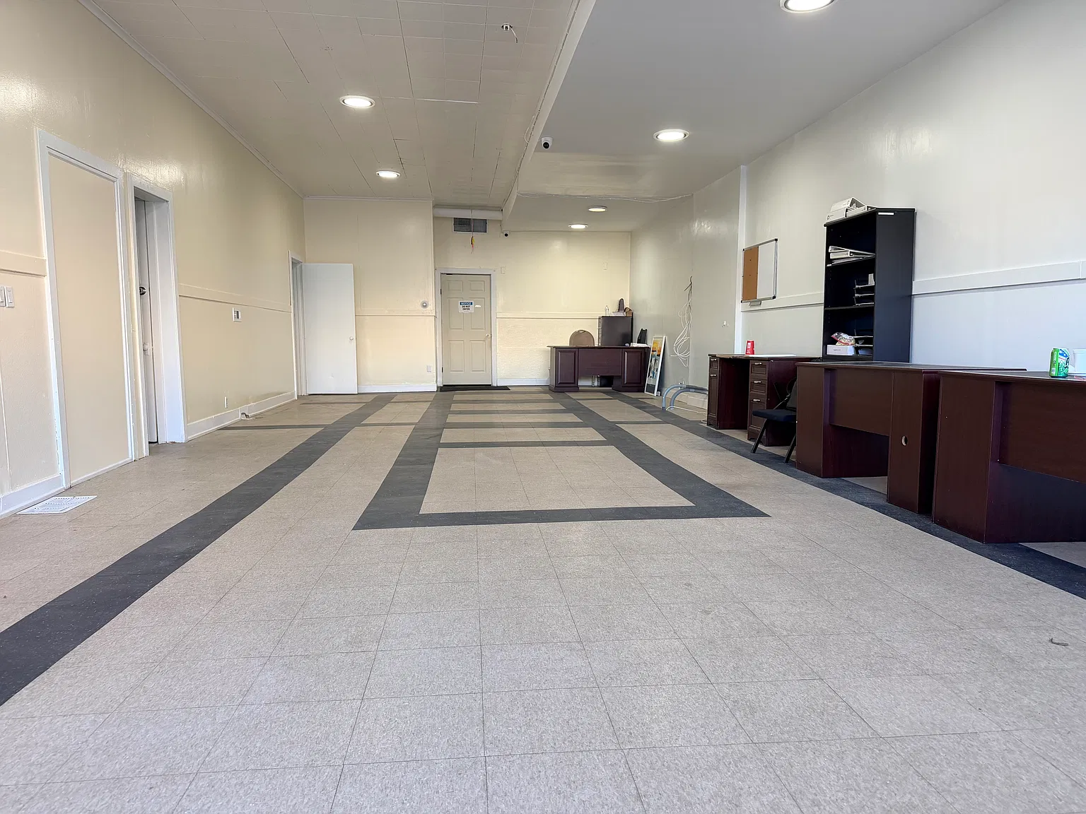 1 bed, $1,300 — Photo 2