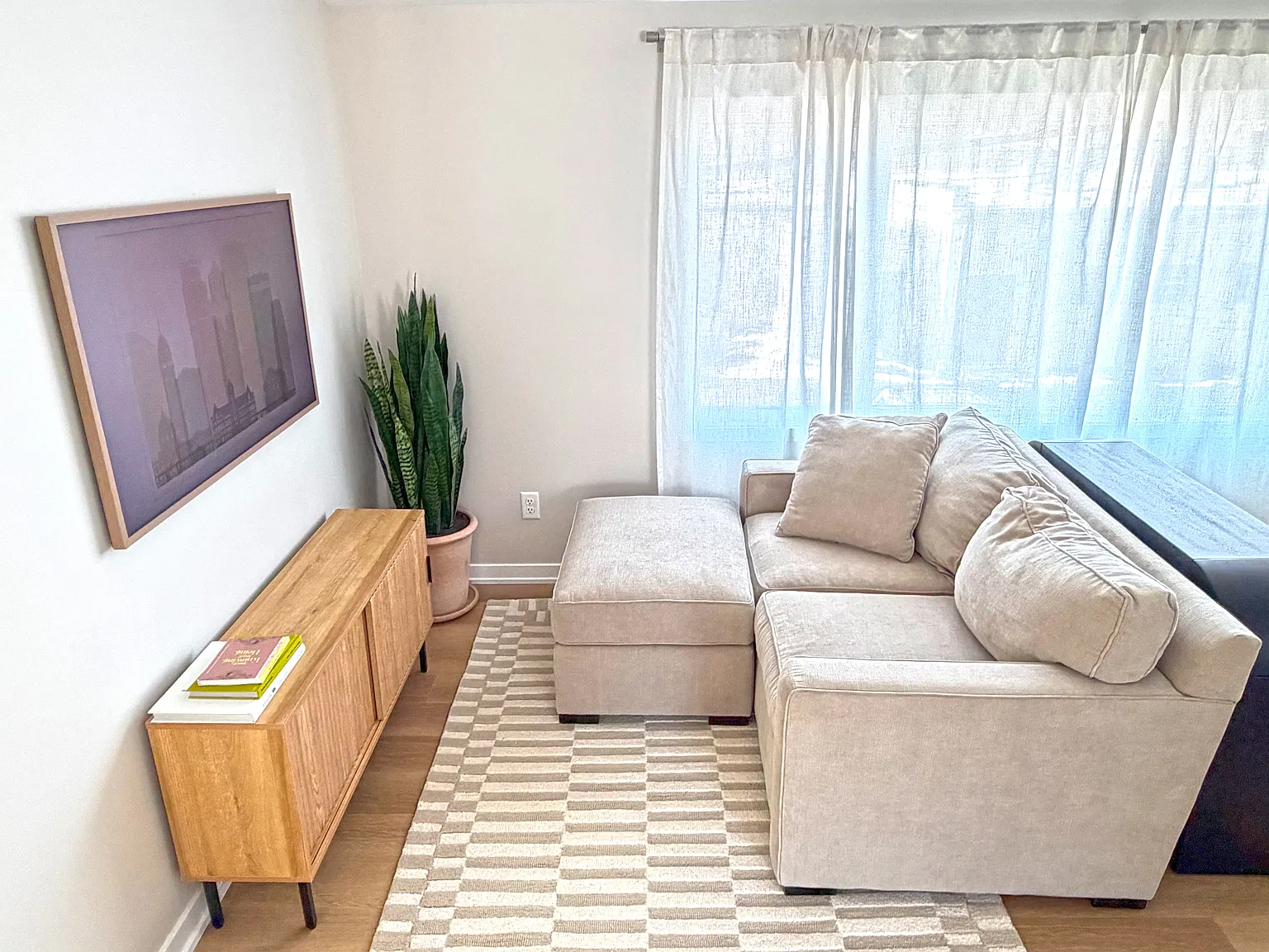 2 bed, 672 sqft, $1,950 — Photo 2