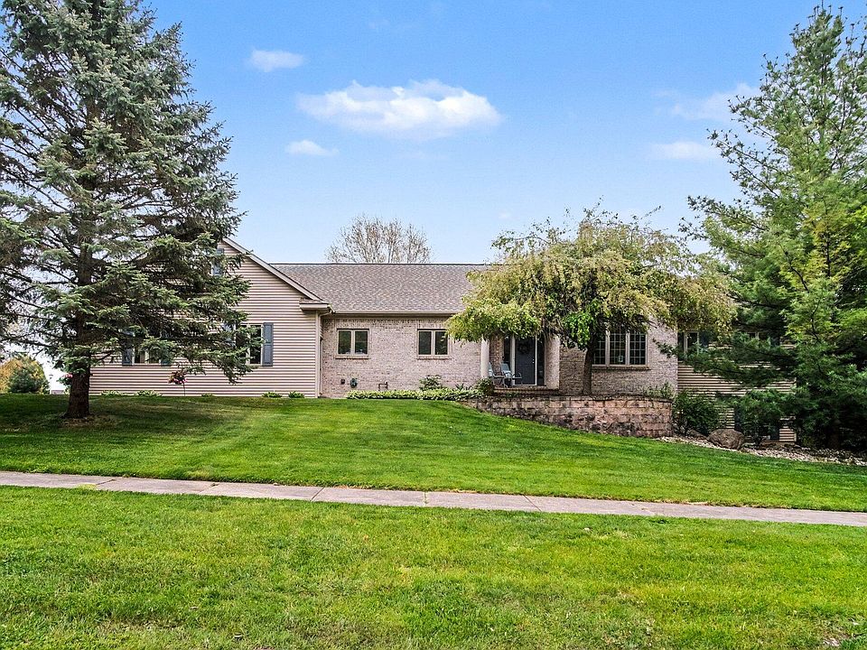 1st image of 8833 Conifer Ridge Dr SW