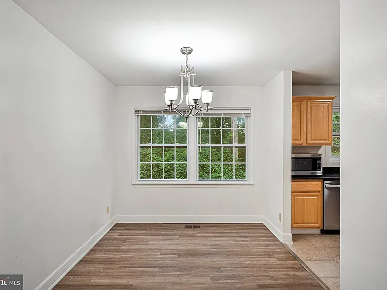 14707 Bentley Sq — Photo 9