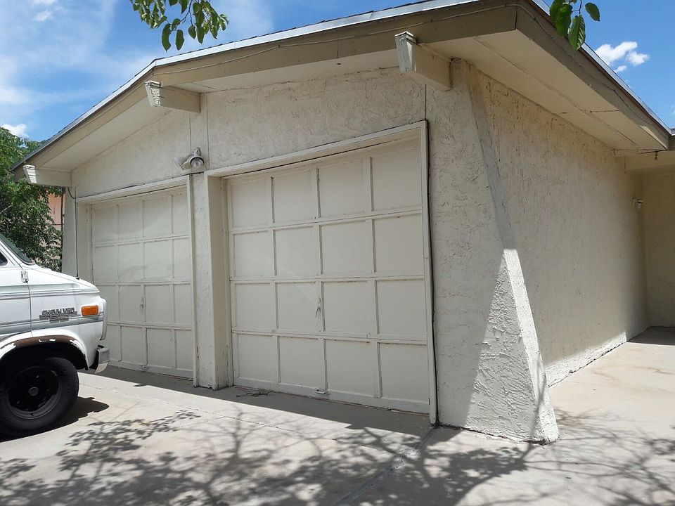 1st image of 2606 Aquatic Ln