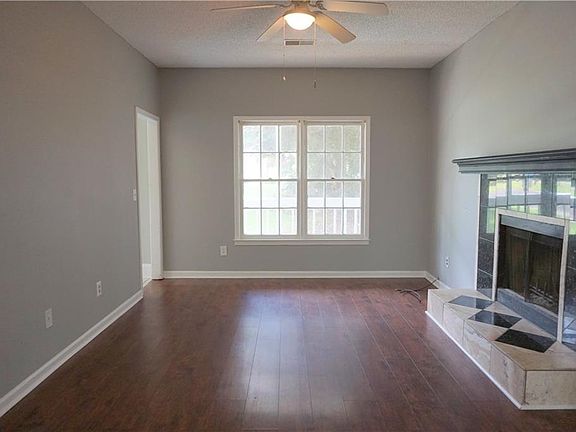 5th image of 440 Wayside Dr