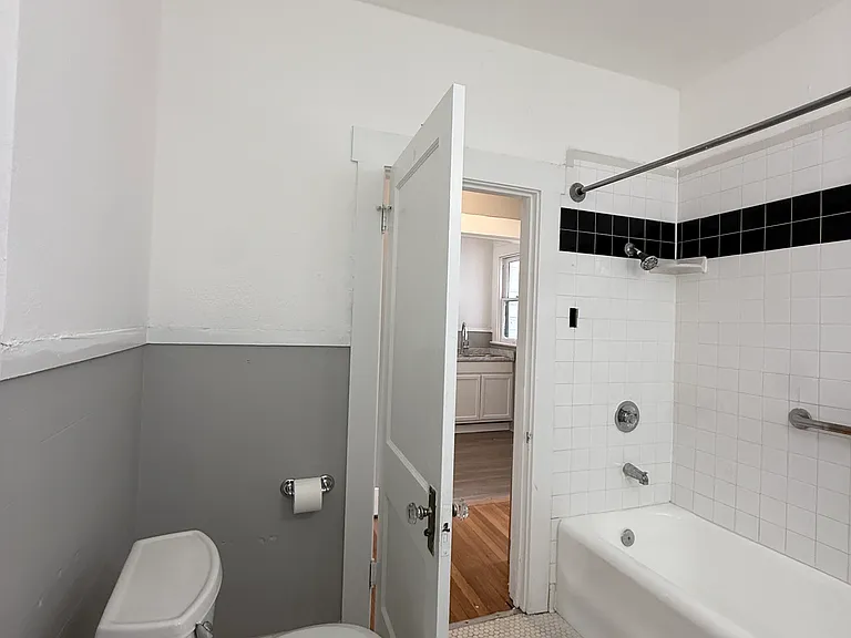1044 W Mistletoe Ave #4 — Photo 11