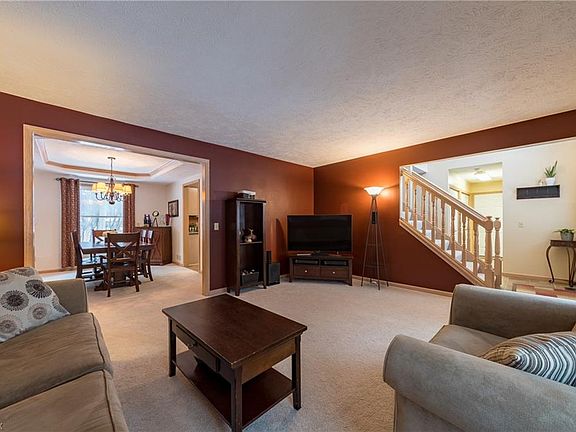 5th image of 195 Radley Dr