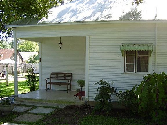 4th image of 408 E Schubert St