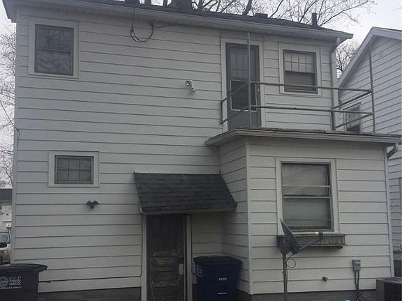 2nd image of 944 Francis Ave