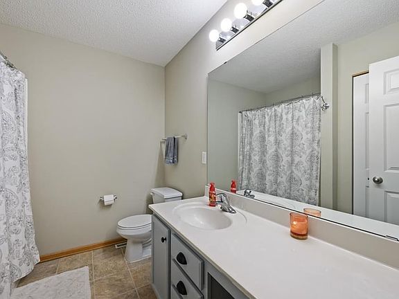 4th image of 1619 Countryside Dr