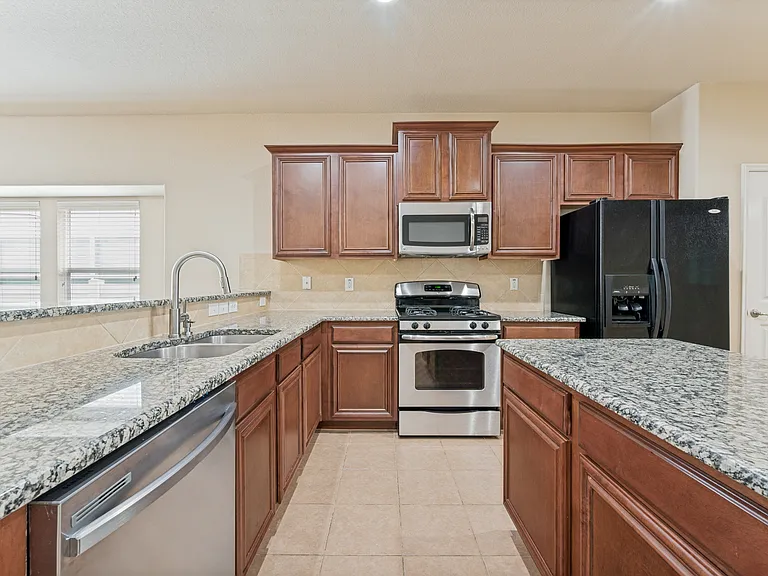 9017 Eagle Dr — Photo 7