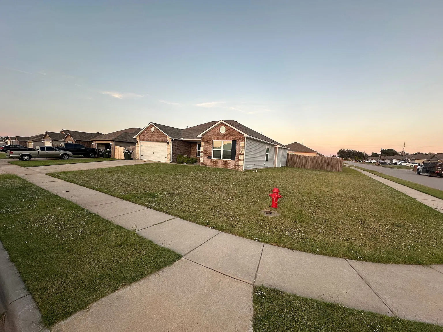 4 bed, 1690 sqft, $2,100 — Photo 1