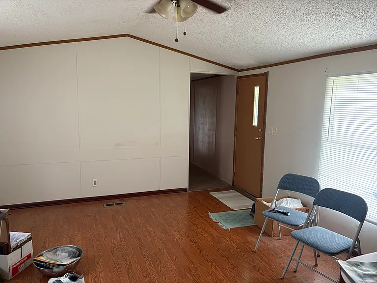 312 S Clay St — Photo 4