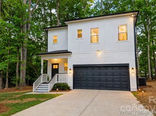 2415 Kimway Dr, Matthews, NC 28105