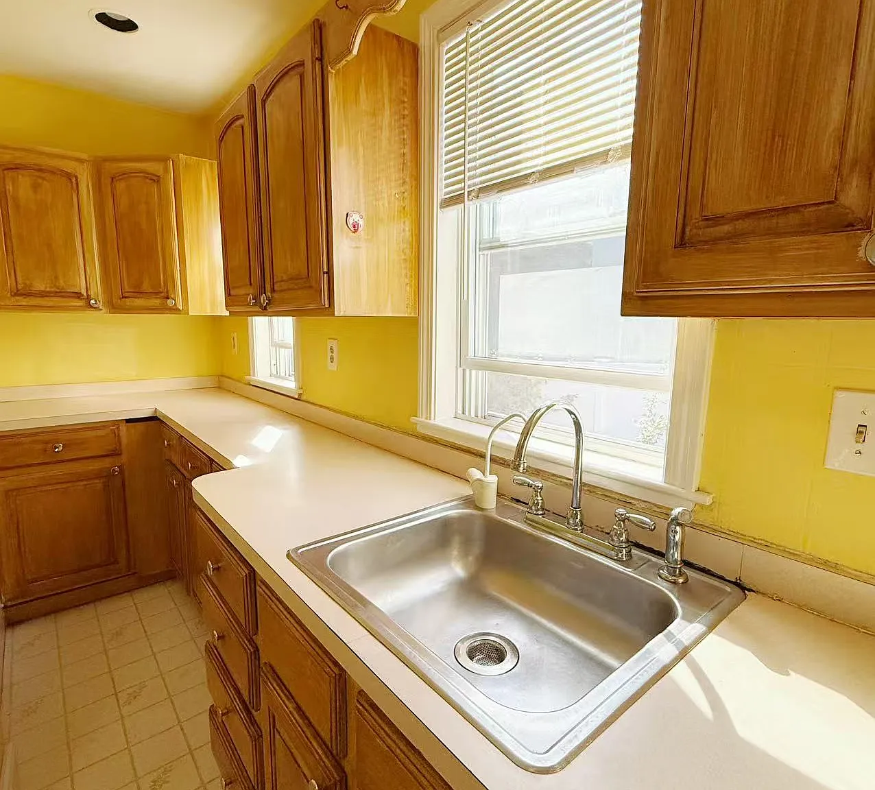 2 bed, 1070 sqft, $2,400 — Photo 3