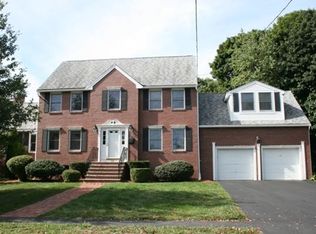 34 Brook Dr, Lynnfield, MA 01940