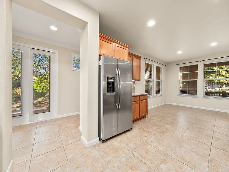 7405 Rothschild Ct — Photo 4