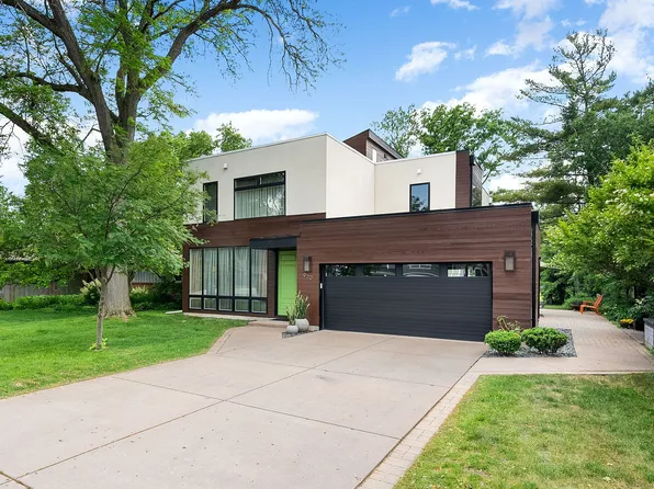 920 Appletree Ln, Deerfield, IL 60015