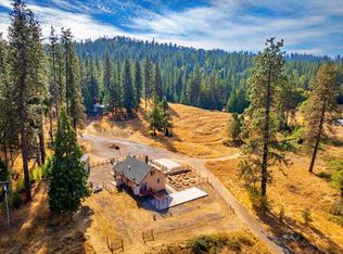 9030 Smith Station Rd, Groveland, CA