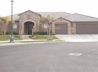 10905 Hartland St, Bakersfield, CA