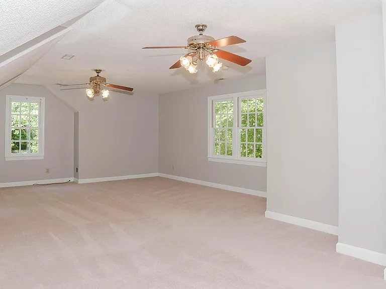 104 Lively Ct E — Photo 19