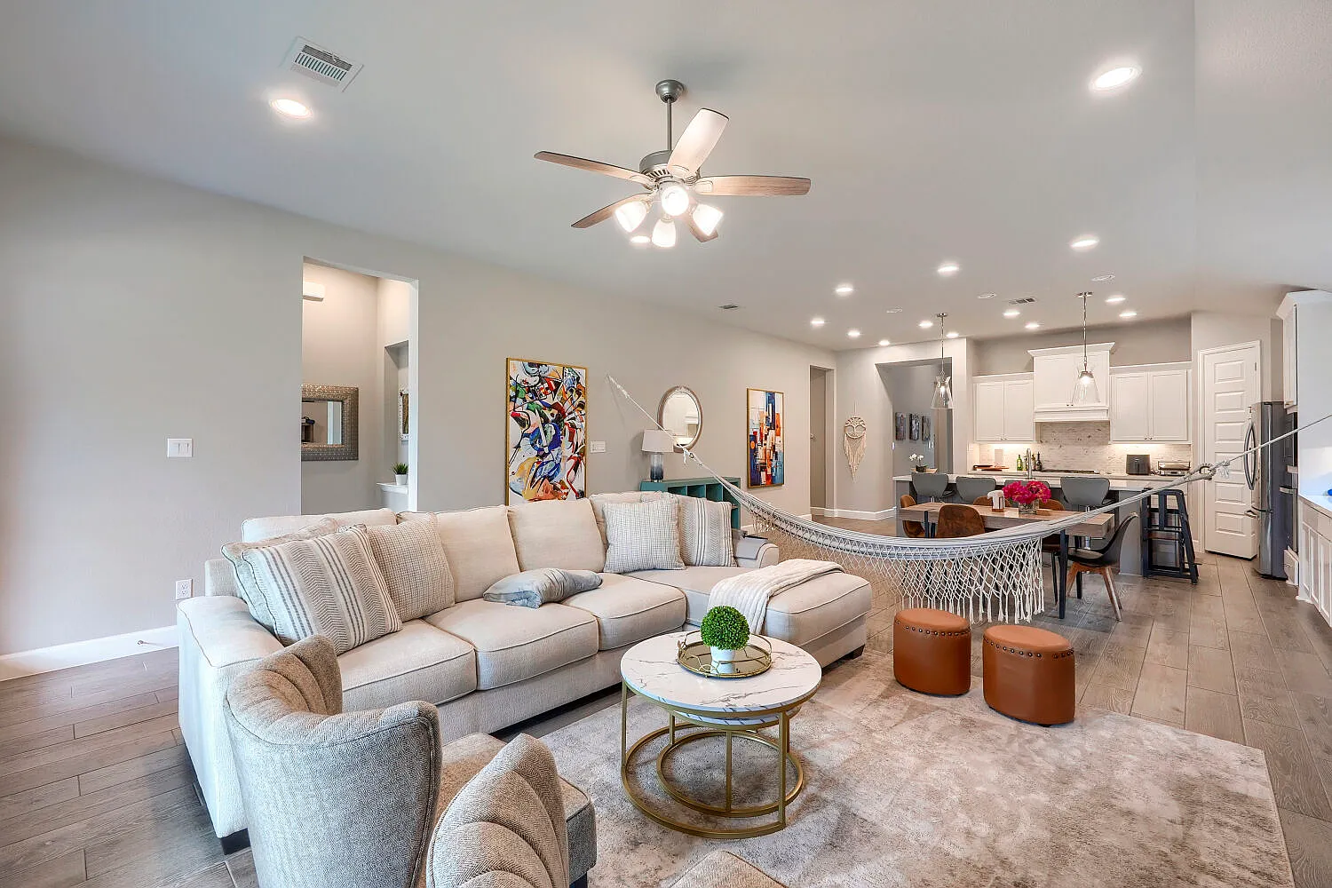 4 bed, 2504 sqft, $3,000 — Photo 2