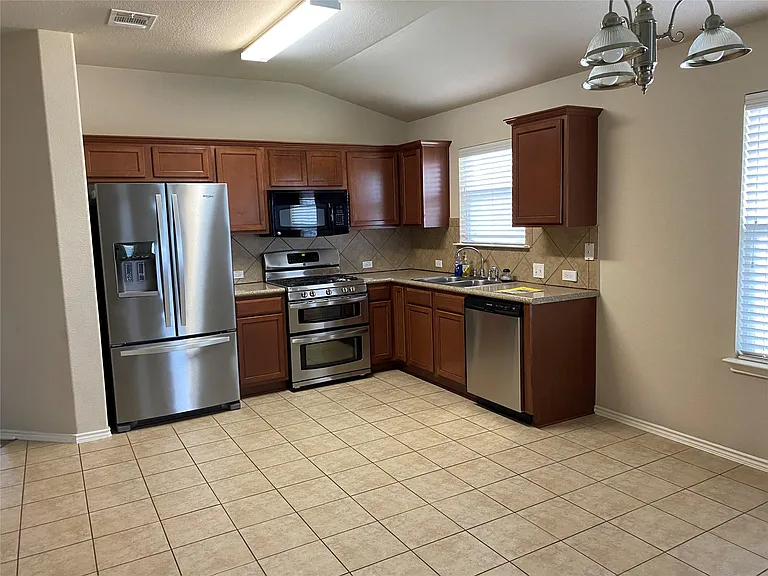 2731 Herrington Cv — Photo 37