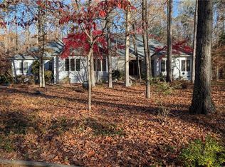 2400 Hunters Crossing Trl, Summerfield, NC 27358