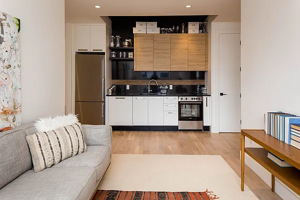 Rented by Nooklyn NYC LLC | media 43