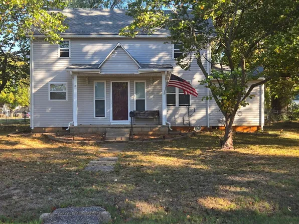 39 W Springfield Street, Aurora, MO 65605