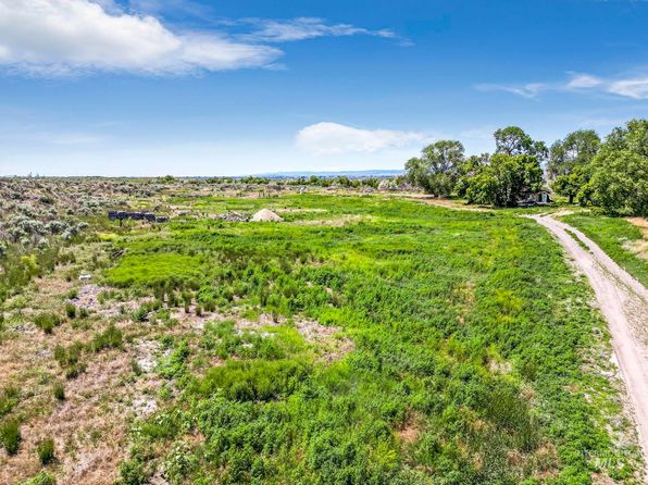 915 W North Pole Line, Shoshone, ID 83352