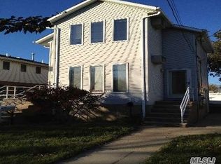 25703 148th Ave, Rosedale, NY 11422