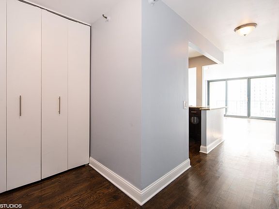 3rd image of 3660 N Lake Shore Dr APT 1705