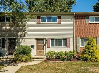 3035 Williamsburg Rd, Ann Arbor, MI 48108