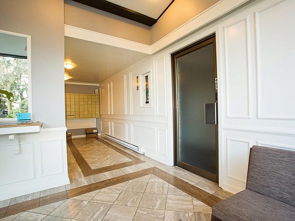 4th image of 505 Belmont Ave E APT 203