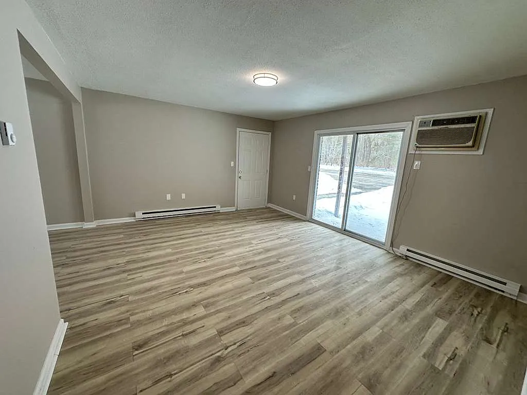 2 bed, $1,600 — Photo 3