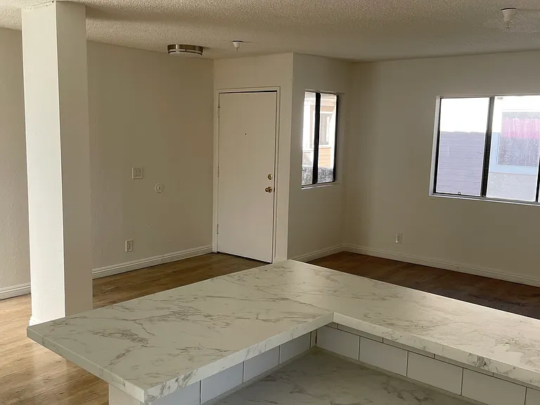 313 E Pine St #9 — Photo 5