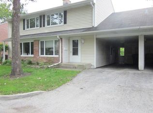 12 Bender Rd, Park Forest, IL 60466