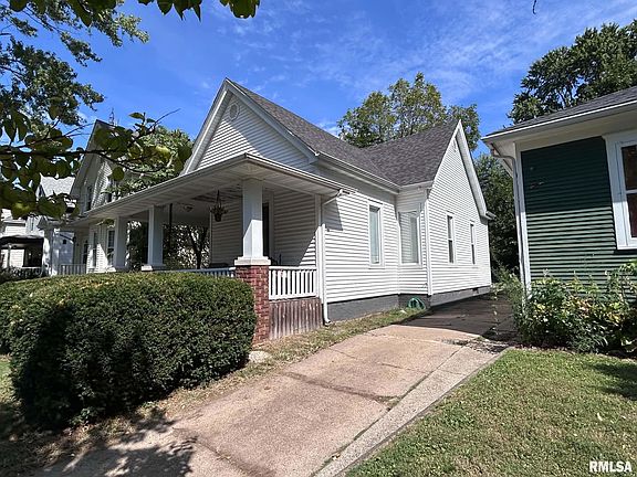4th image of 838 S Douglas Ave