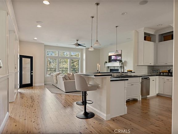 3rd image of 26385 Walnut Hills Dr