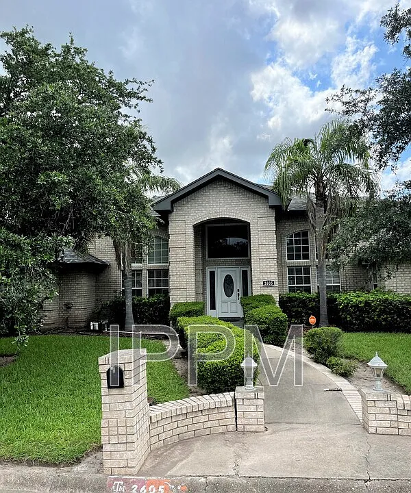 2605 W Mark Cir