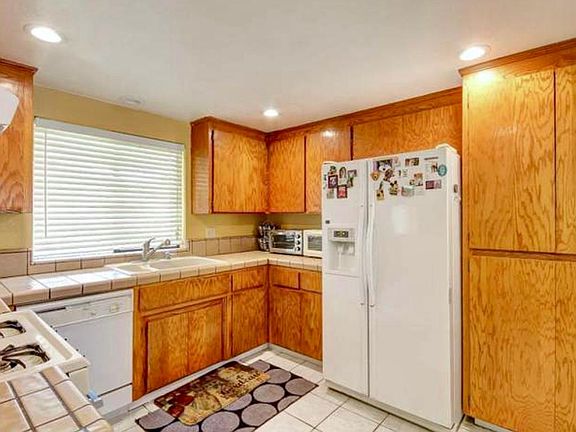 5th image of 21 Brandy Ct