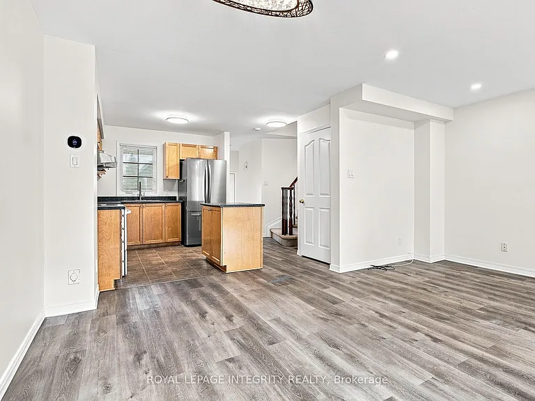 6 Crystal Park Cres — Photo 8