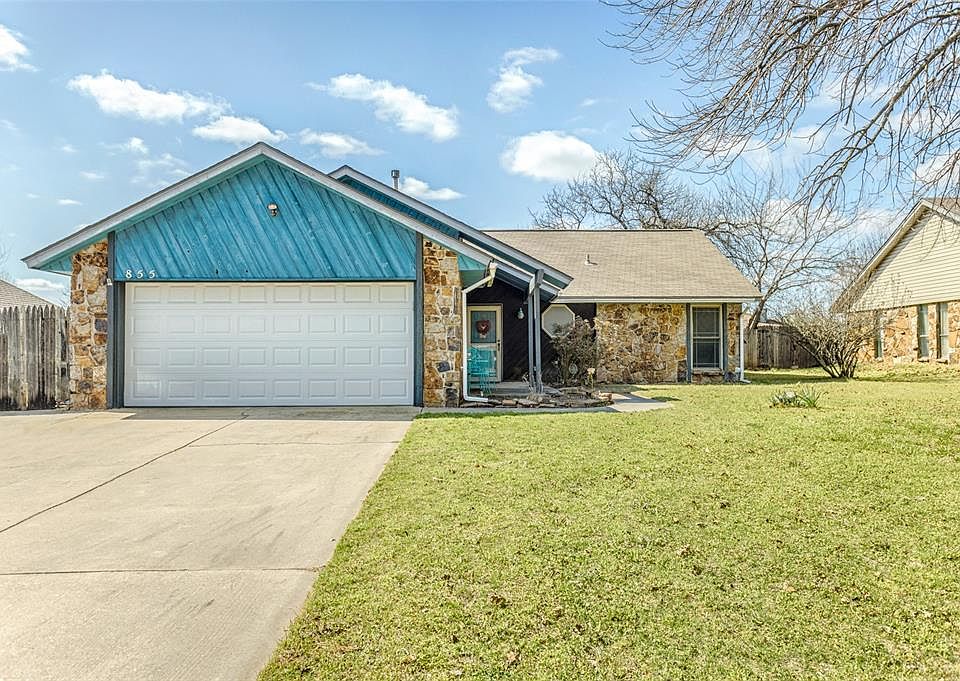 1st image of 855 Twisted Oak Dr