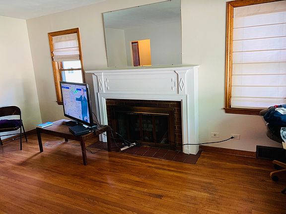 4th image of 100 N Sumac Ave