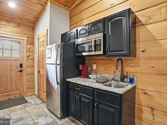 5th image of 26 Lakeside Village Ln