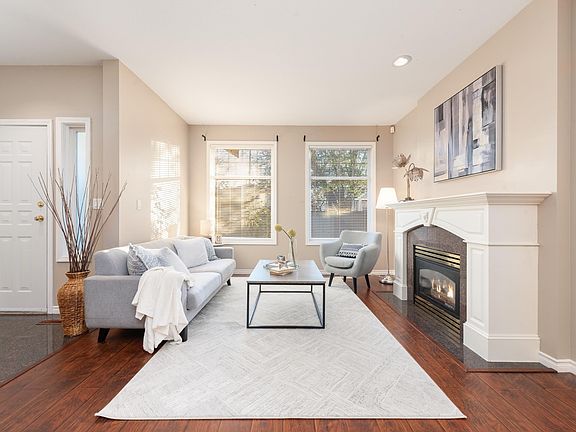 2nd image of 10231 Cambie Rd