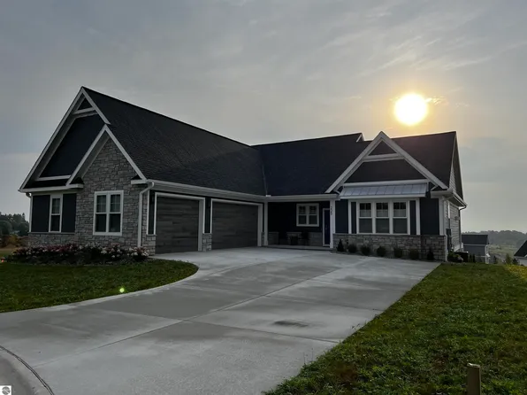 225 Vineyard Ridge Dr Unit 43, Traverse City, MI 49686
