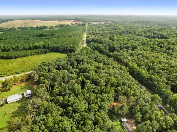 124 Lee Road 182, Opelika, AL 36804