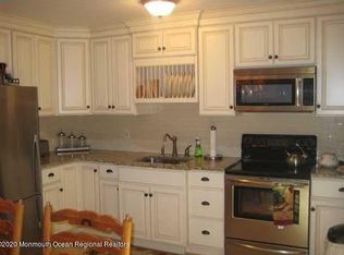 36 King James Ln, Atlantic Highlands, NJ 07716