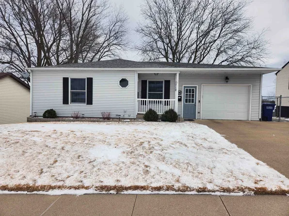 1718 Richie Dr, Dubuque, IA 52002