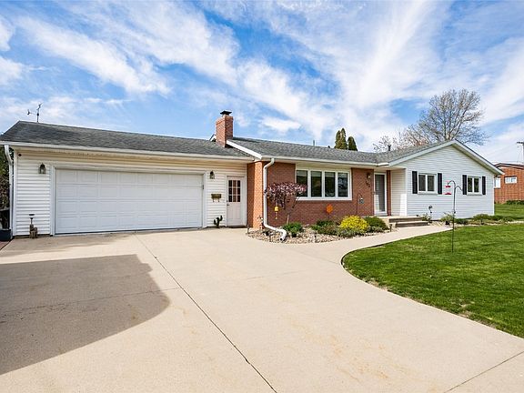 3rd image of 103 Crescent Dr